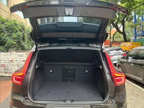VOLVO-XC40-2.0 T4 GASOLINA GEARTRONIC VOLVO-XC40-2018