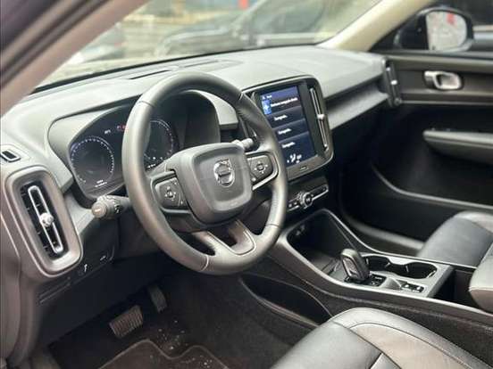VOLVO-XC40-2.0 T4 GASOLINA GEARTRONIC VOLVO-XC40-2018