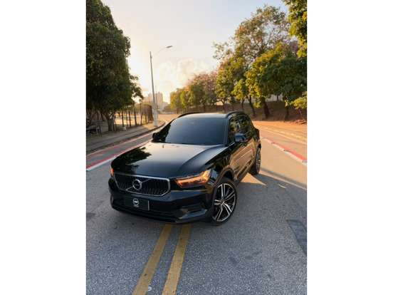 VOLVO-XC40-2.0 T4 GASOLINA GEARTRONIC VOLVO-XC40-2018