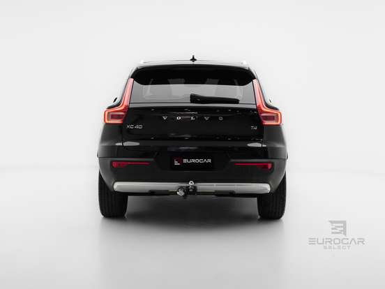 VOLVO-XC40-2019