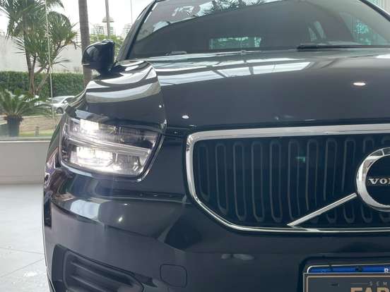 VOLVO-XC40-2.0 T5 GASOLINA MOMENTUM AWD GEARTRONIC VOLVO-XC40-2018