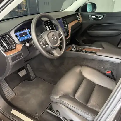 VOLVO-XC60-2024