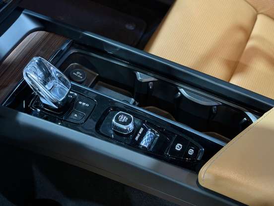 VOLVO-XC60-2.0 T8 HYBRID INSCRIPTION AWD GEARTRONIC VOLVO-XC60-2021
