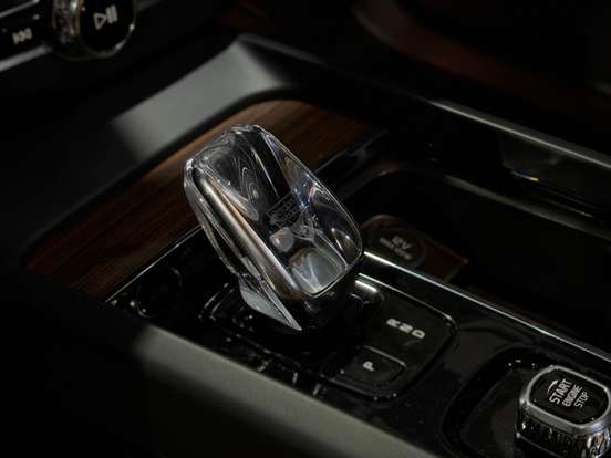 VOLVO-XC60-2021