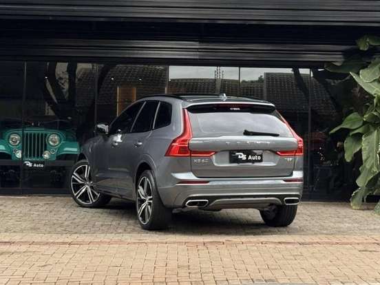 VOLVO-XC60-2020