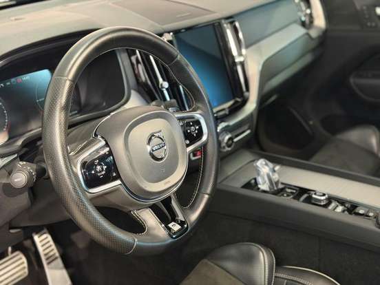 VOLVO-XC60-2019