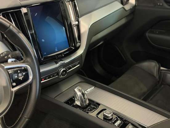 VOLVO-XC60-2.0 T8 HYBRID R-DESIGN AWD GEARTRONIC VOLVO-XC60-2019