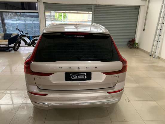 VOLVO-XC60-2025
