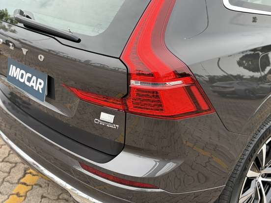 VOLVO-XC60-2022