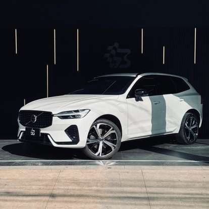 VOLVO-XC60-2023