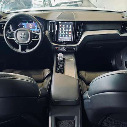 VOLVO-XC60-2023