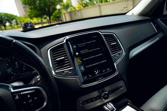 VOLVO-XC90-2019