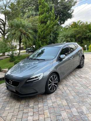 VOLVO-V40-2.0 T4 MOMENTUM GASOLINA 4P AUTOMÁTICO VOLVO-V40-2017