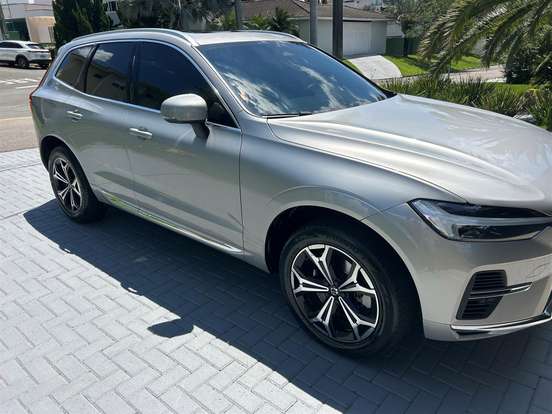 VOLVO-XC60-2022