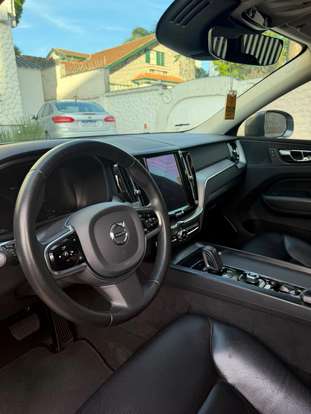 VOLVO-XC60-2020