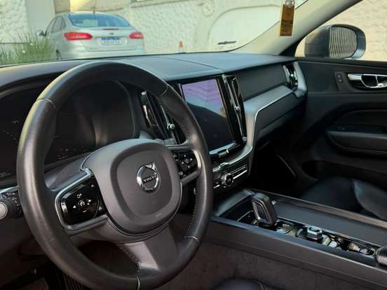 VOLVO-XC60-2.0 T8 HYBRID MOMENTUM AWD GEARTRONIC VOLVO-XC60-2020