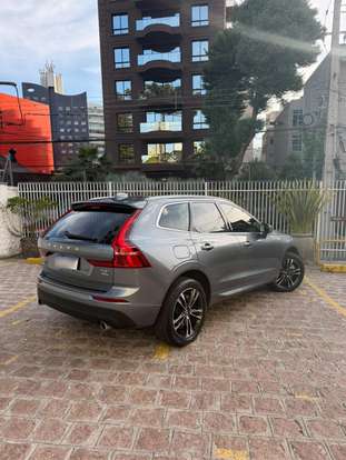 VOLVO-XC60-2020