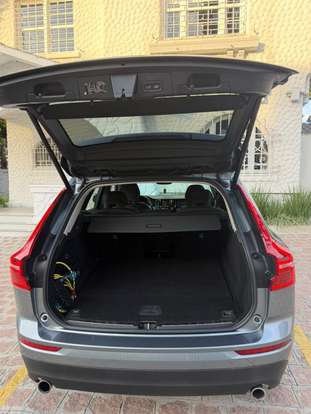 VOLVO-XC60-2020