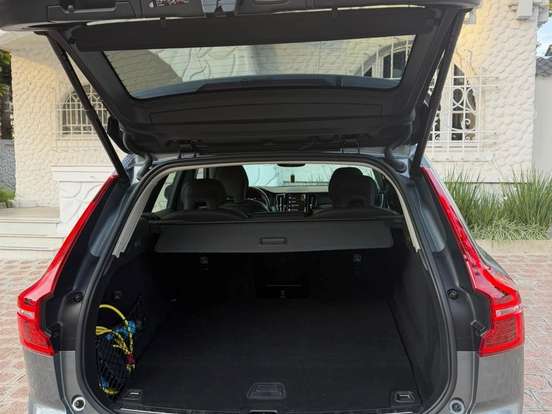 VOLVO-XC60-2.0 T8 HYBRID MOMENTUM AWD GEARTRONIC VOLVO-XC60-2020