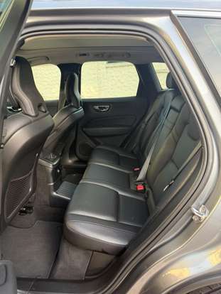 VOLVO-XC60-2020