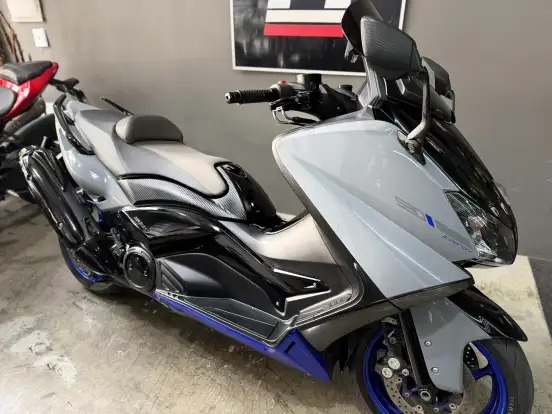 YAMAHA-TMAX-2014