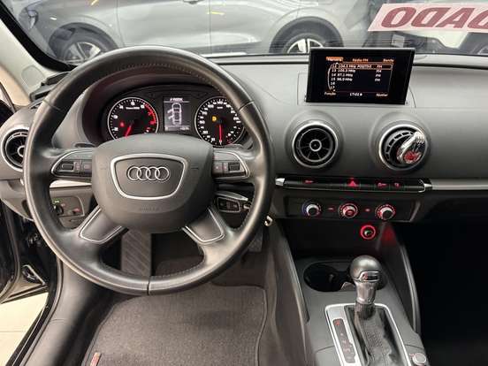 AUDI-A3-1.8 TFSI SEDAN AMBITION 16V 180CV GASOLINA 4P AUTOMÁTICO AUDI-A3-2014