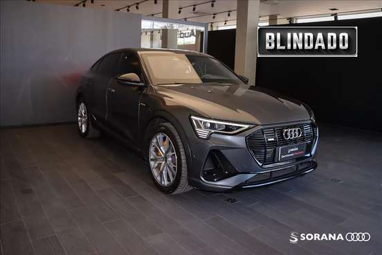 AUDI-E-TRON-2022