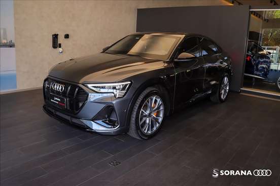 AUDI-E-TRON-2022