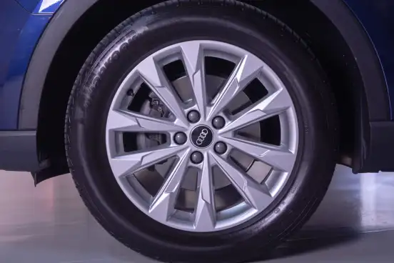 AUDI-Q3-2021