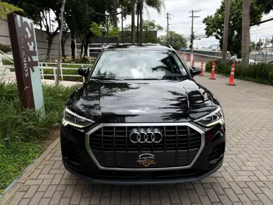 AUDI-Q3-2021