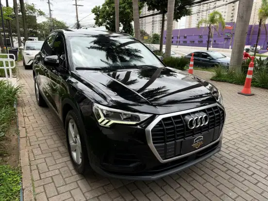 AUDI-Q3-2021