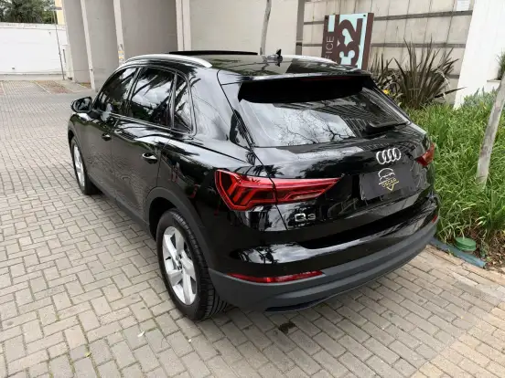 AUDI-Q3-2021