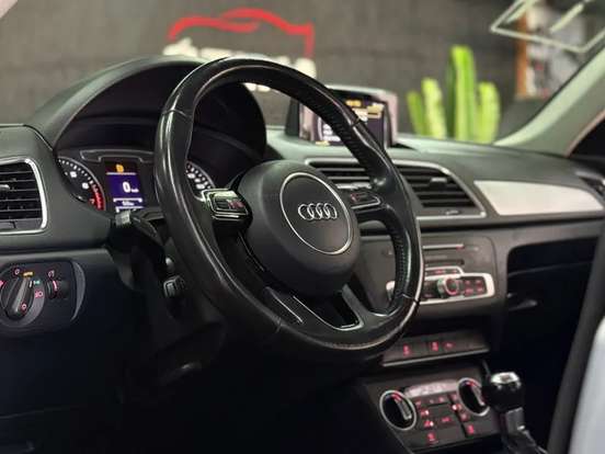 AUDI-Q3-2016