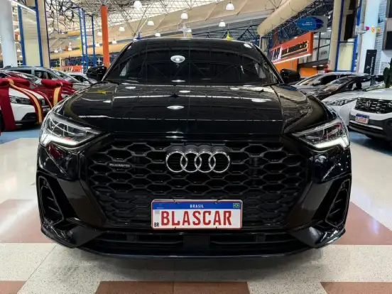 AUDI-Q3-2022