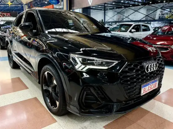 AUDI-Q3-2022