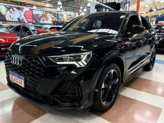 AUDI-Q3-2022