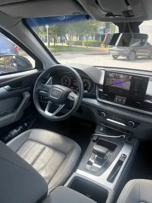 AUDI-Q5-2023