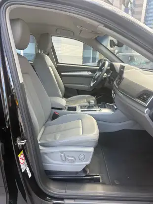 AUDI-Q5-2023