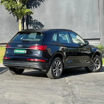 AUDI-Q5-2022