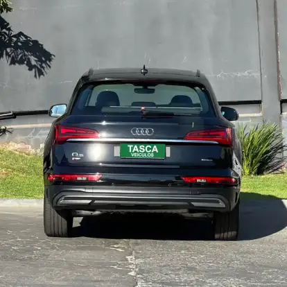 AUDI-Q5-2022