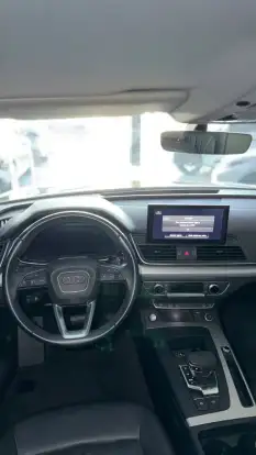 AUDI-Q5-2022