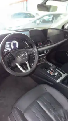 AUDI-Q5-2022