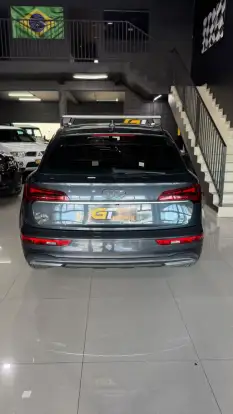 AUDI-Q5-2022
