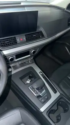 AUDI-Q5-2022
