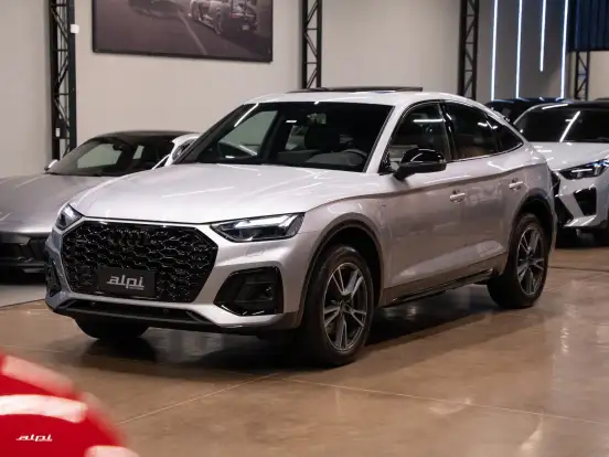 AUDI-Q5-2022