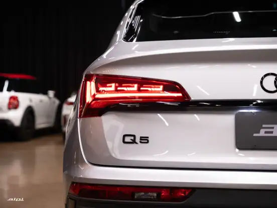 AUDI-Q5-2022