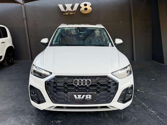 AUDI-Q5-2022