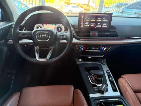 AUDI-Q5-2022