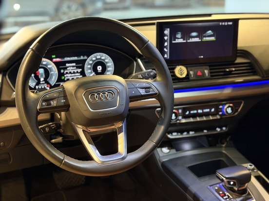 AUDI-Q5-2022