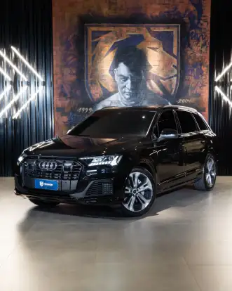 AUDI-Q7-2023